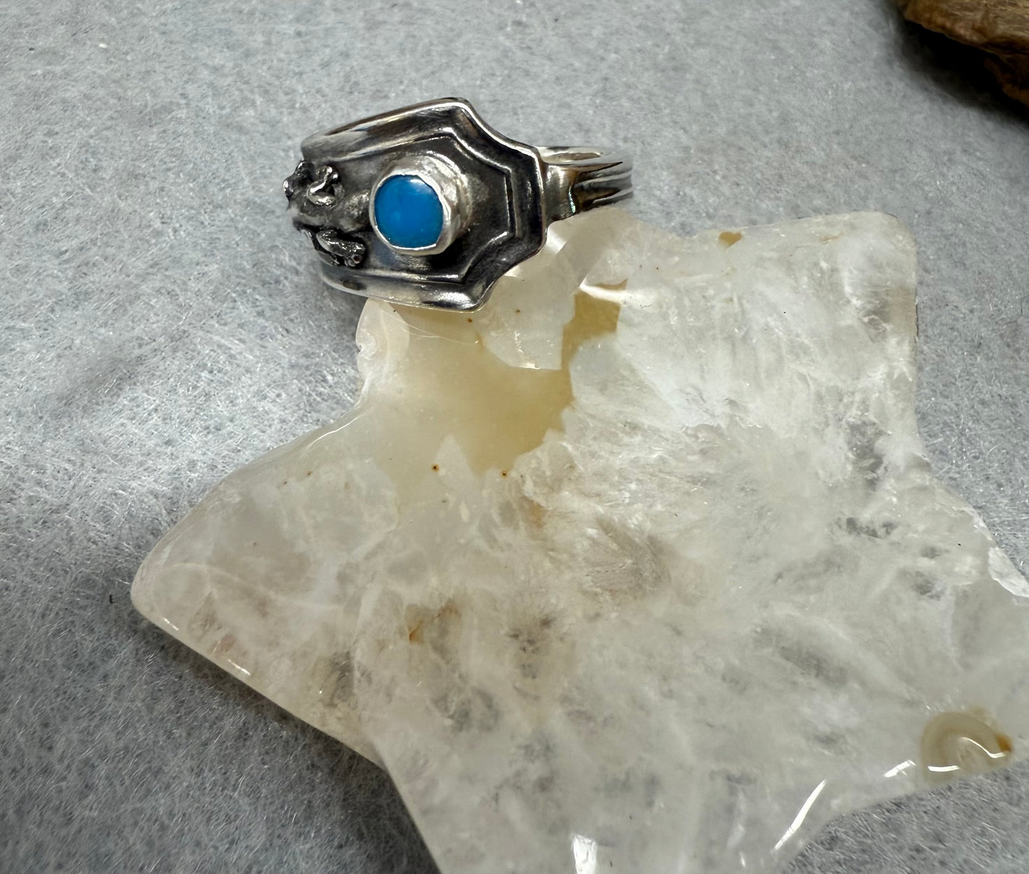 Hand Made Sterling Silver and Turquoise Gecko Ring. 8