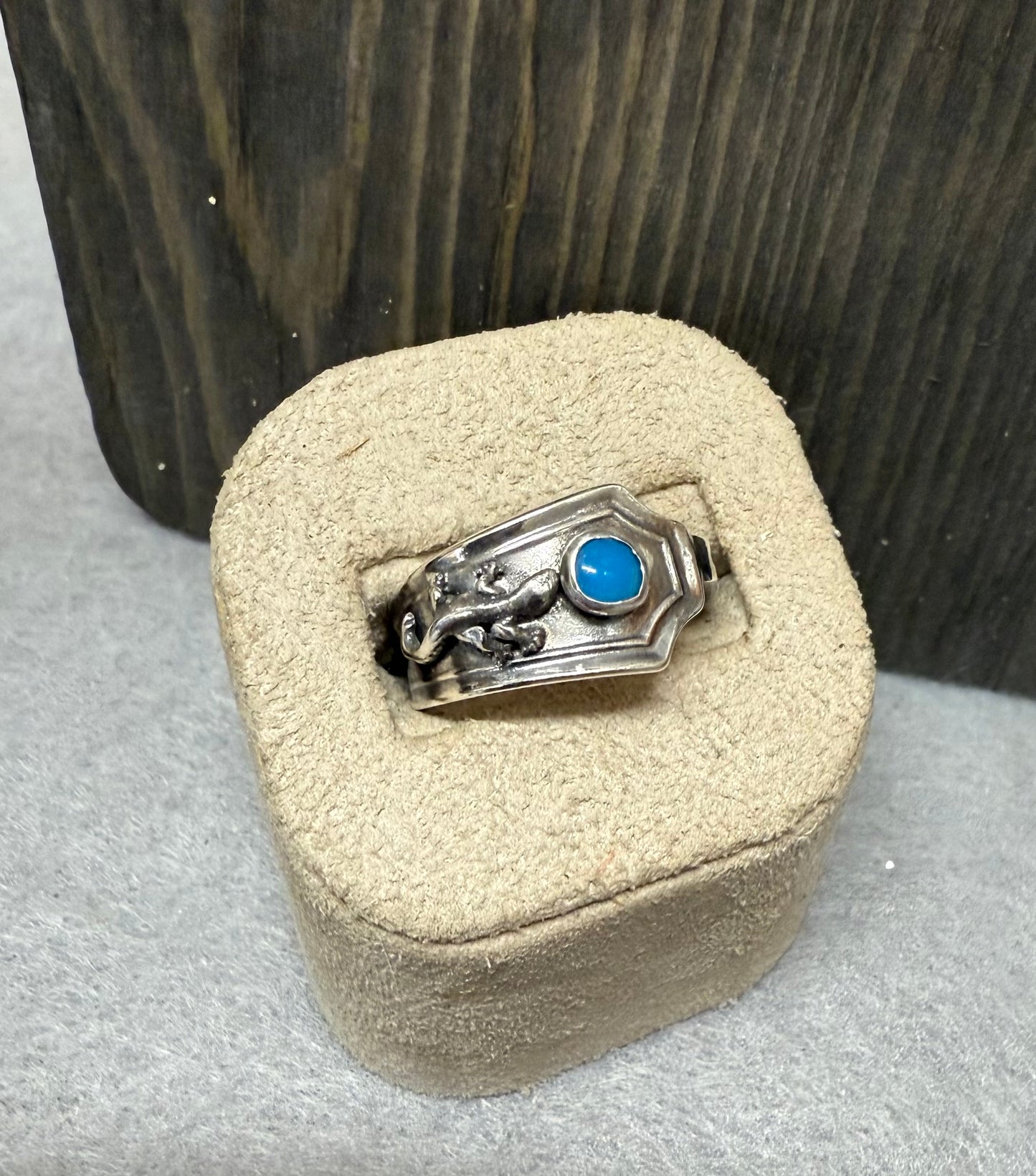 Hand Made Sterling Silver and Turquoise Gecko Ring. 8